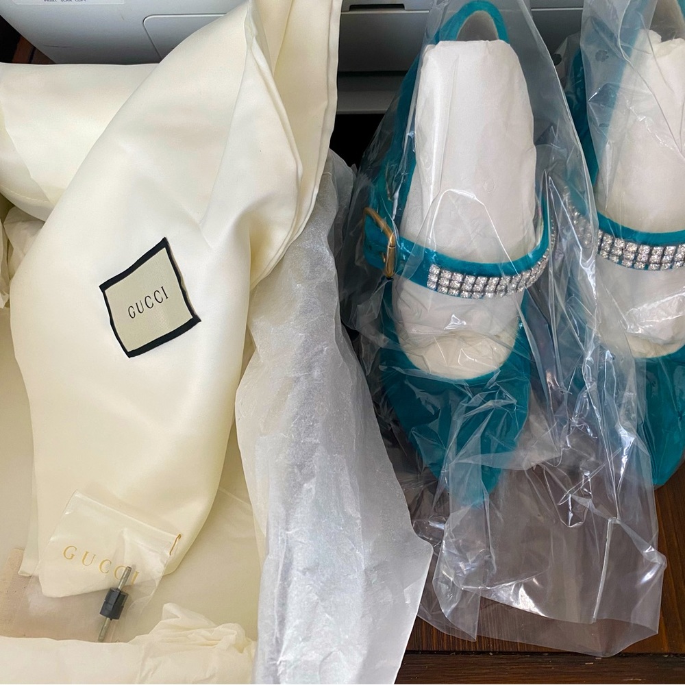 Authentic GUCCI pump - brand new. Never worn. - Picture 4 of 6